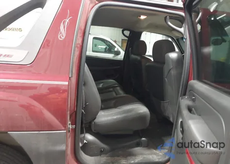 2004 Chevrolet Avalanche 1500 из США, поврежденный, VIN 3GNEK12T84G161413